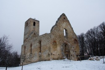 Kláštor a kostol pri Dechticiach zachraňujú dobrovoľníci už desaťročia