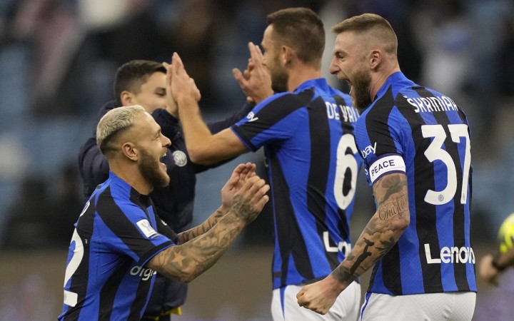 Futbalisti Interu Miláno v zostave so slovenským reprezentantom Milanom Škriniar