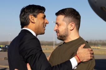 Volodymyr Zelenskyj pristál v stredu na londýskom letisku Stansted. Buckinghamsk
