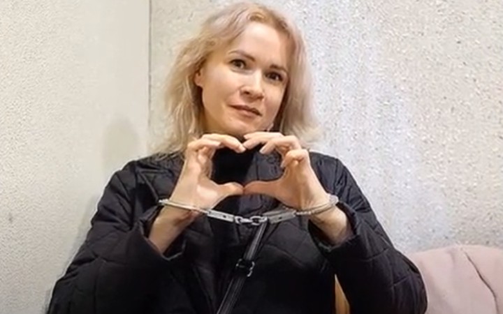 Ruská novinárka dostala šesť rokov za správu o útoku na divadlo v Mariupole