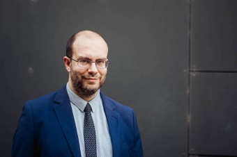Nemyslím si, že František odstúpi, vojnu medzi kardinálmi nevnímam