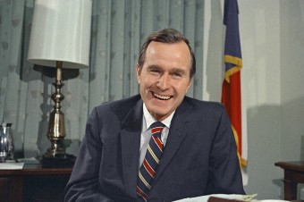 Svet reaguje na smrť bývalého amerického prezidenta Georgea H. Busha