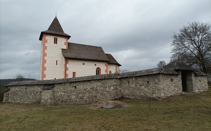Obnova vzácneho kostola v Zolnej speje po  vyše desiatich rokoch ku koncu