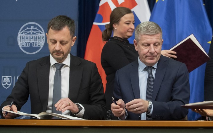 Heger kritizuje Lengvarského za rozhodnutia pred koncom v úrade, dá ich preveriť