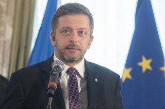 Deti na zdravý vývoj potrebujú otca i matku, píše žena vychovaná lesbami