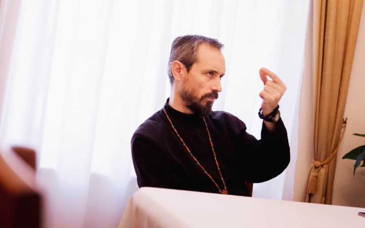 Formálne prežívanie viery je príčinou toho, že pod značku kresťanstva dokážeme s