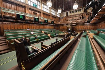 Britský parlament zakázal modlitbu pri potratových klinikách