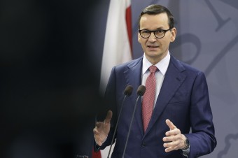 Poľský premiér Morawiecki sa postavil na obranu pápeža Jána Pavla II.