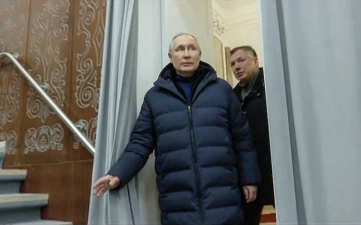 Po Kryme navštívil ruský prezident v noci aj okupovaný Mariupol
