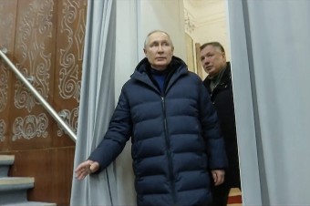 Po Kryme navštívil ruský prezident v noci aj okupovaný Mariupol