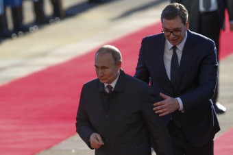 Srbský prezident Vučič kritizoval medzinárodný zatykač na Putina