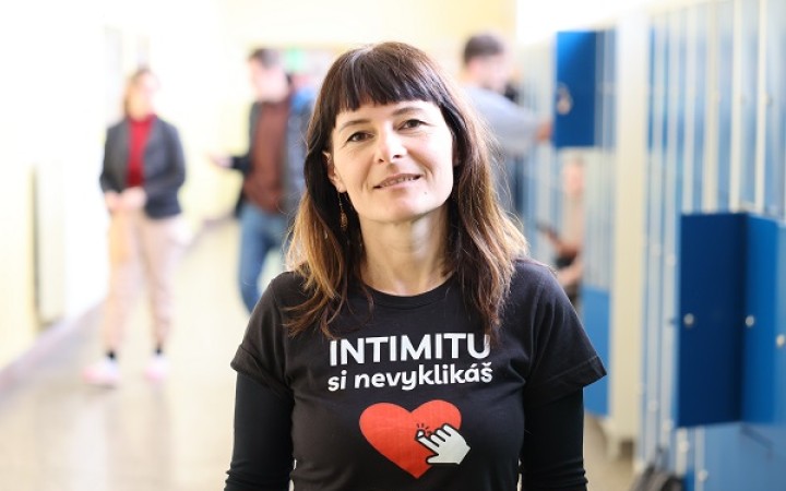 Rodičia sa boja, že ich deti bude niekto učiť o sexe, no sami to neriešia