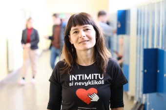 Rodičia sa boja, že ich deti bude niekto učiť o sexe, no sami to neriešia
