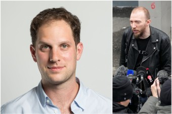 Reportéra denníka Wall Street Journal obvinili zo špionáže, putuje do väzby