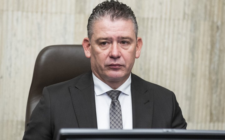 Na uterák nie je zrelý Mikulec, ale šéf NBÚ Roman Konečný