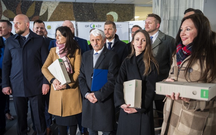 Dzurindova strana Modrí požiadala o registráciu, nazbierala dostatok podpisov