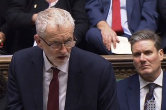 Líder britských labouristov Corbyn je za predčasné parlamentné voľby