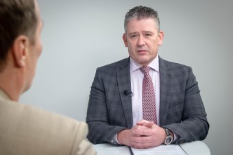 Čo sa okrem iného dozviete v rozhovore s Romanom Mikulcom:  prečo otvoril NBÚ je