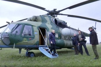 V Chersonskej a Luhanskej oblasti navštívil ústredia ruskej armády