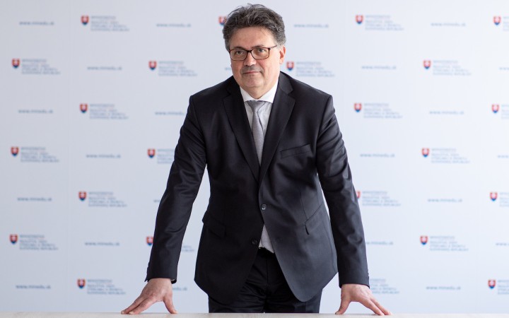 KDH ponúklo ministrom Karasovi a Horeckému miesta na kandidátke