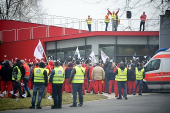 V Audi Hungaria štrajkovalo 4-tisíc ľudí, vyjednávanie o mzdách pokračuje