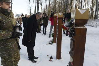 V maďarskej obci Hejce spomínali na obete leteckého nešťastia
