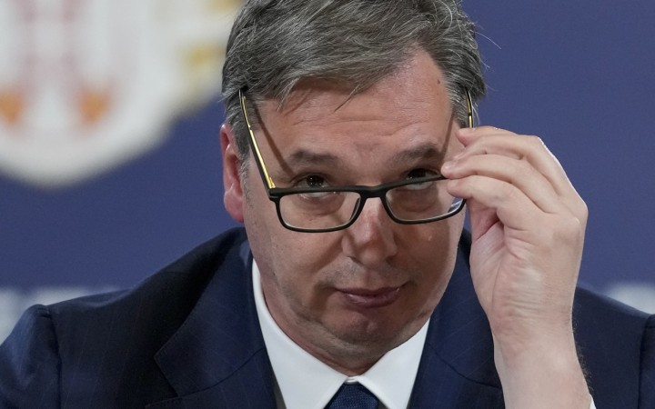 Prezident Vučič sľubuje radikálne odstránenie strelných zbraní