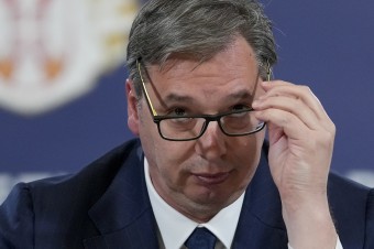 Prezident Vučič sľubuje radikálne odstránenie strelných zbraní