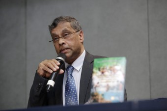 Ako zosadený topmanažér Caritas Internationalis zavrčal na pápeža