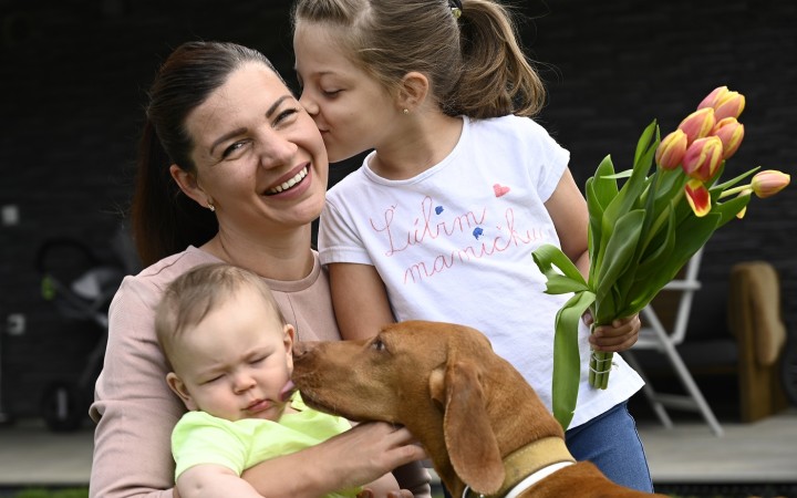 Druhá májová nedeľa patrí v kalendári už viac ako 100 rokov Dňu matiek