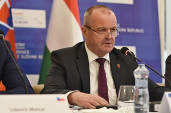 Minister obrany obhajoval pred brannobezpečnostným výborom nákup húfnic