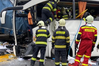 Jeden človek zahynul, osem ľudí je v kritickom stave. Zranených sú desiatky