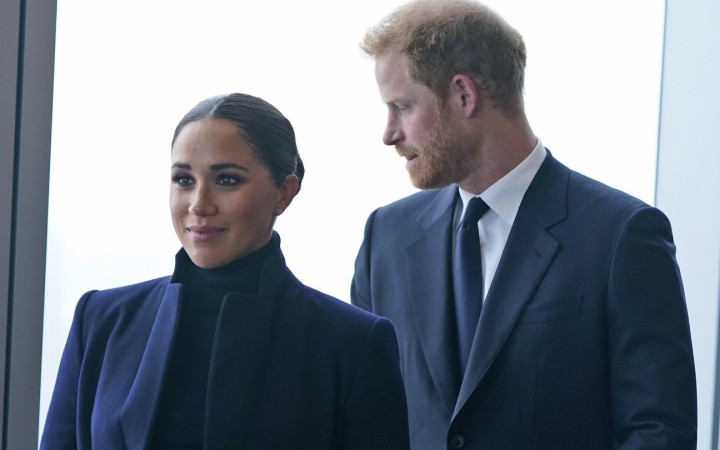 Princ Harry a Meghan takmer havarovali, keď ich prenasledovali paparazzovia