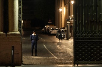 Zadržali muža, ktorý prenikol autom na nádvorie Apoštolského paláca