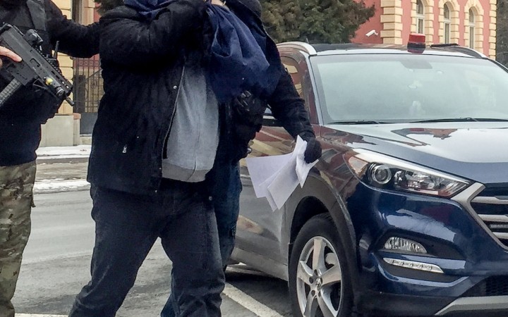 Mužov obvinených z vraždy exprimátora Hurbanova vzali do väzby