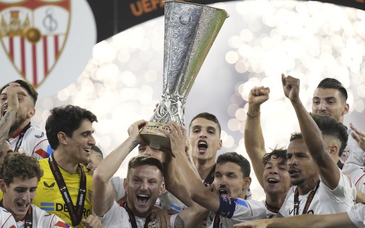 Sevilla zdolala vo finále Európskej ligy AS Rím a získala siedmu trofej