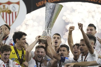 Sevilla zdolala vo finále Európskej ligy AS Rím a získala siedmu trofej