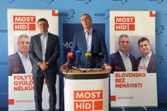 Béla Bugár opätovne vstúpil do Mosta-Híd, strane chce pomôcť vo voľbách