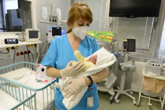 Prečo dosahuje počet pôrodov na Slovensku desaťročné minimá