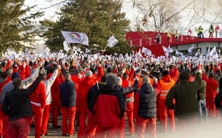Štrajk v Audi Hungaria sa skončil, odborári sa dohodli s vedením
