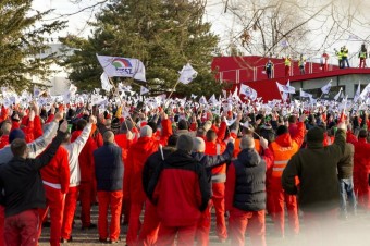 Štrajk v Audi Hungaria sa skončil, odborári sa dohodli s vedením