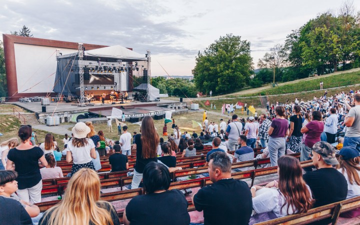 Mladých pozývajú odštartovať leto na Worship Nights