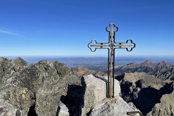 Na horách v Taliansku už nové kríže nepribudnú, alpinisti chcú hory pre všetkých