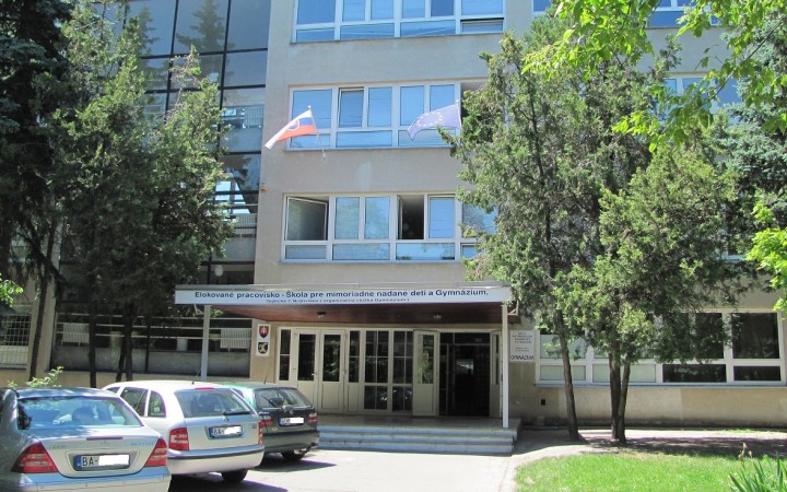Gymnázium, kde študoval aj vrah zo Zámockej, podpálil žiak, ktorý pri tom zomrel