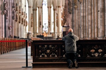 Niektorí vinia Rím blokujúci Synodálnu cestu, iní hovoria o ústupčivosti svetu