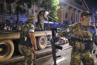 Vagnerovci odovzdali ruskej armáde 2000 kusov techniky a 2500 ton munície