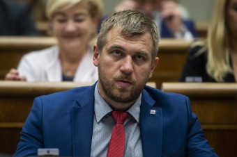 Poslanec Kuffa avizuje mimoriadnu schôdzu k regulácii medveďa, Hlas to podporuje