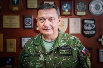 Iste, ťažko sa fandí mužstvu, ktoré prehráva. No Slovensko netvoria iba politici