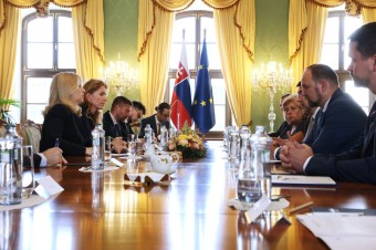 Prezidentka rokovala so zástupcami samospráv, vylobovali si stretnutie s Ódorom