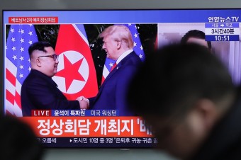 Druhé stretnutie Trumpa s Kimom sa uskutoční v Hanoji